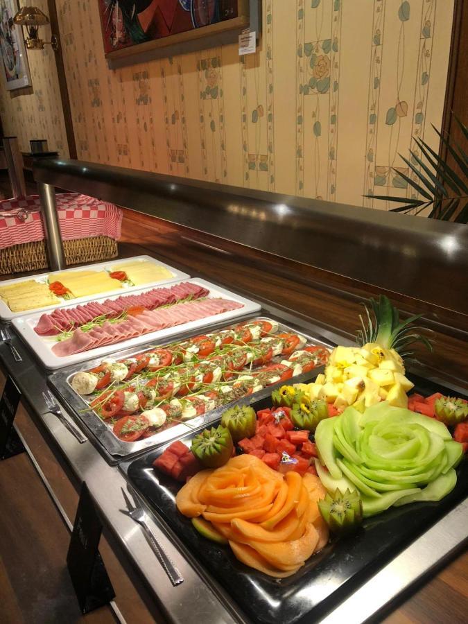 Hotel Restaurant 'T Heerenlogement Харлинген Экстерьер фото